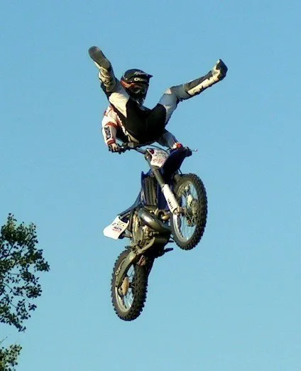 Freestyle riding photograph of Lee Stuart